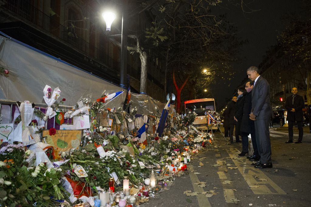 Barack Obama a rendu hommage aux victimes des attentats de Paris.