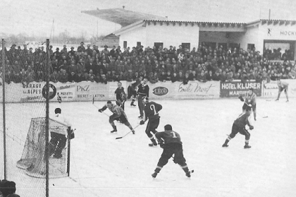 En 1955, année de création du Forum, le HC Martigny joue contre le HC Viège devant plus de 3500 spectateurs.