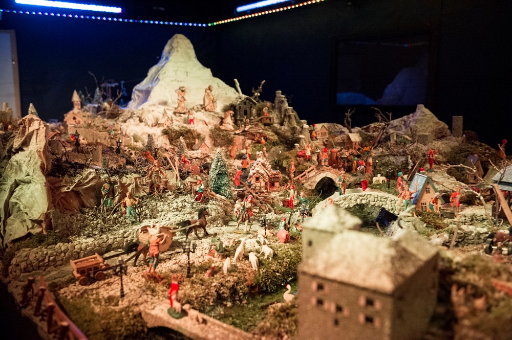 La crèche géante de la famille D'Amico se veut un Valais en miniature.