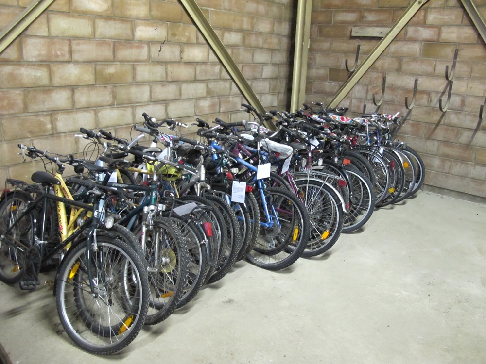 Les trente vélos abandonnés ont été conduits à la fourrière.