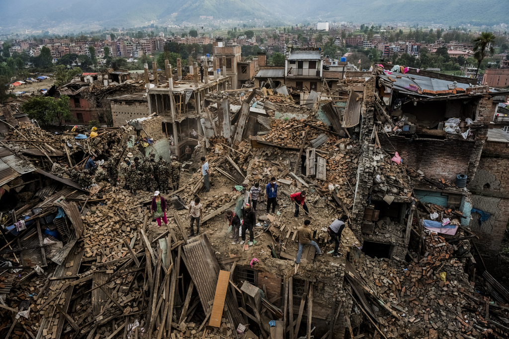 Le séisme avait causé la mort de plusieurs milliers d'individus.