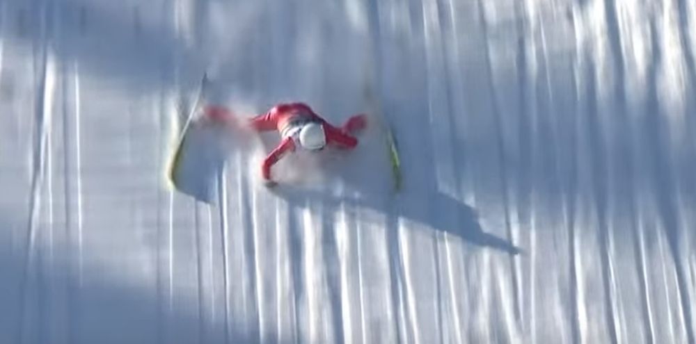 A la réception, le quadruple champion olympique est parti en avant et est tombé sur le visage.