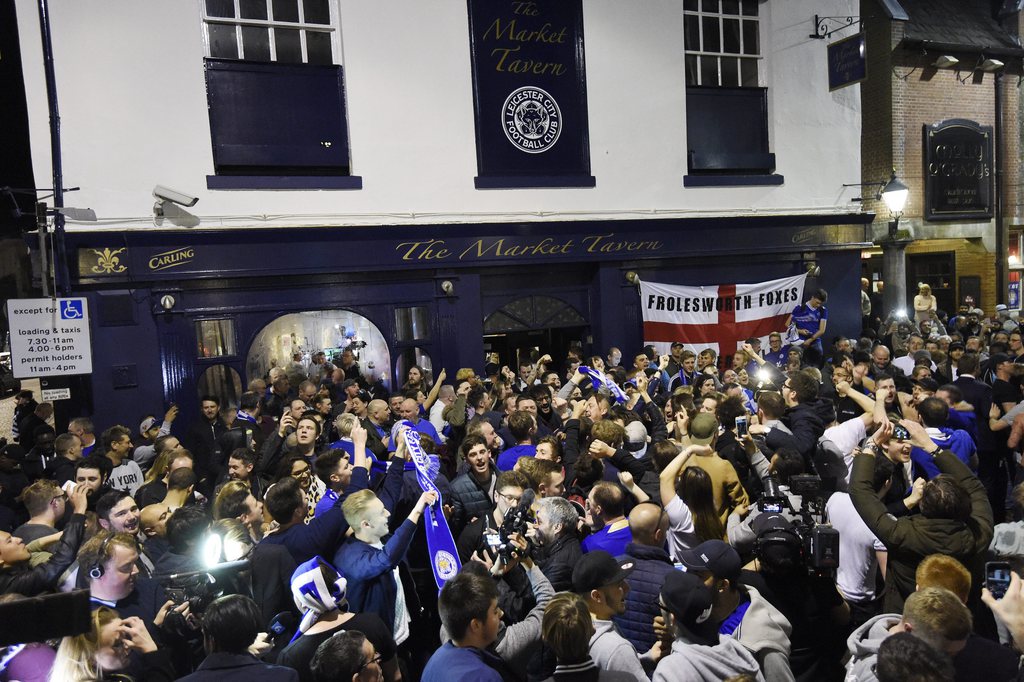 Les supporters se sont répandus dans les rues de la ville après le match.