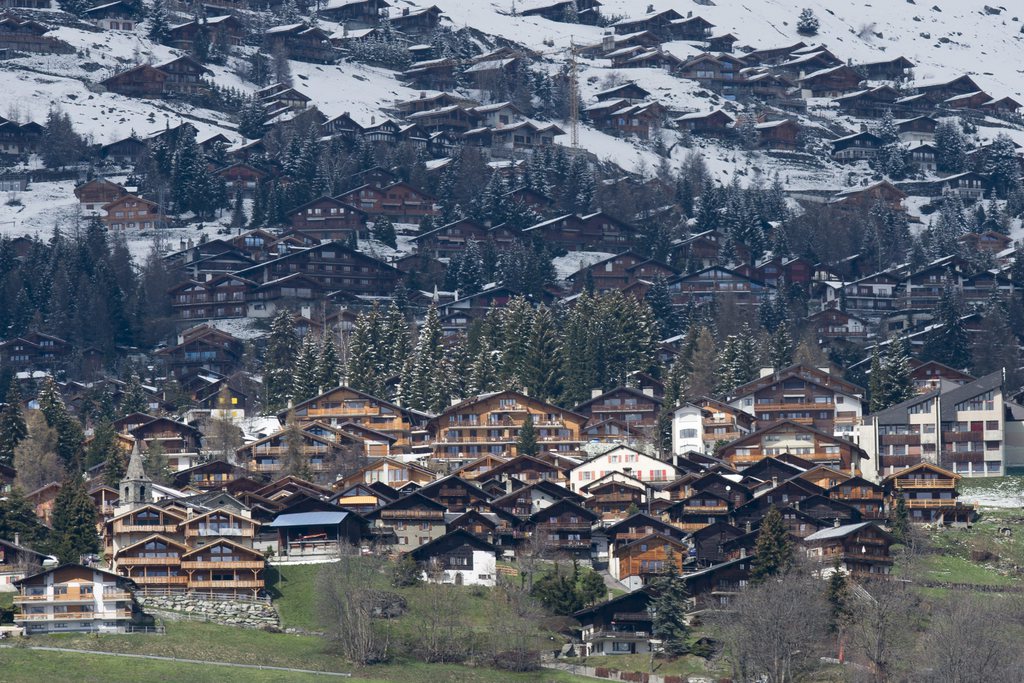 Pressée par une expertise indépendante et par le canton, la commune de Bagnes a mis en place une dizaine de mesures pour venir à bout de ce qui est devenu l'affaire des constructions de Verbier.