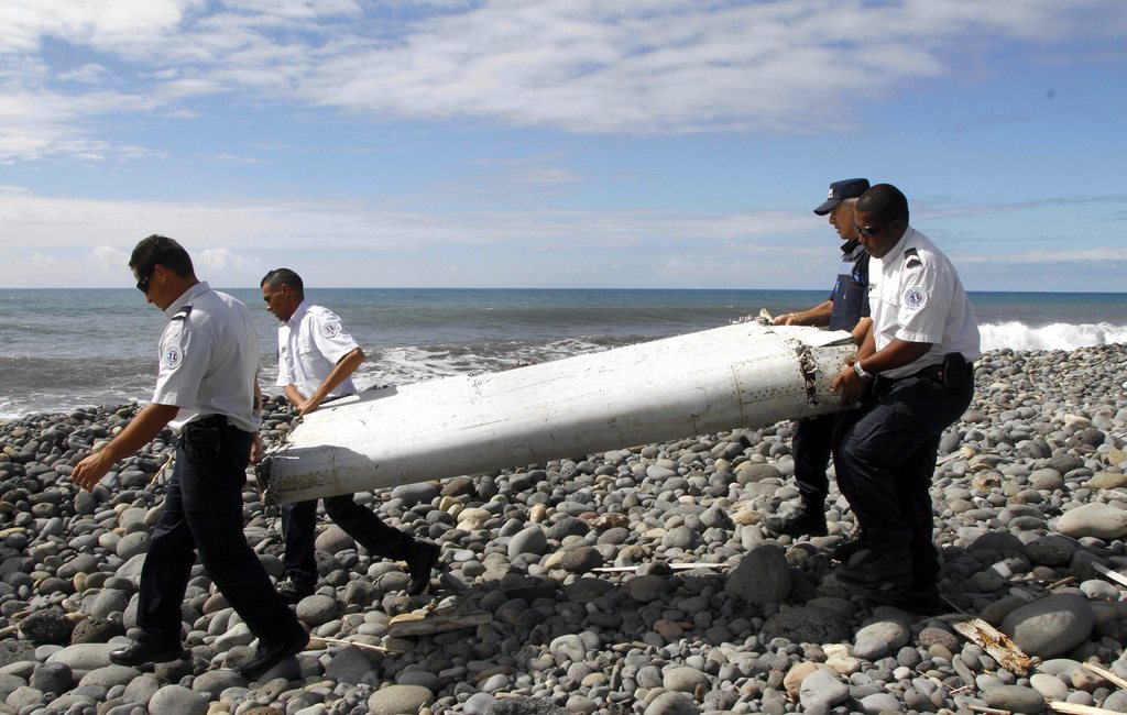 Un débris retrouvé en 2015 à La Réunion a été identifié comme appartenant à l'appareil disparu. 