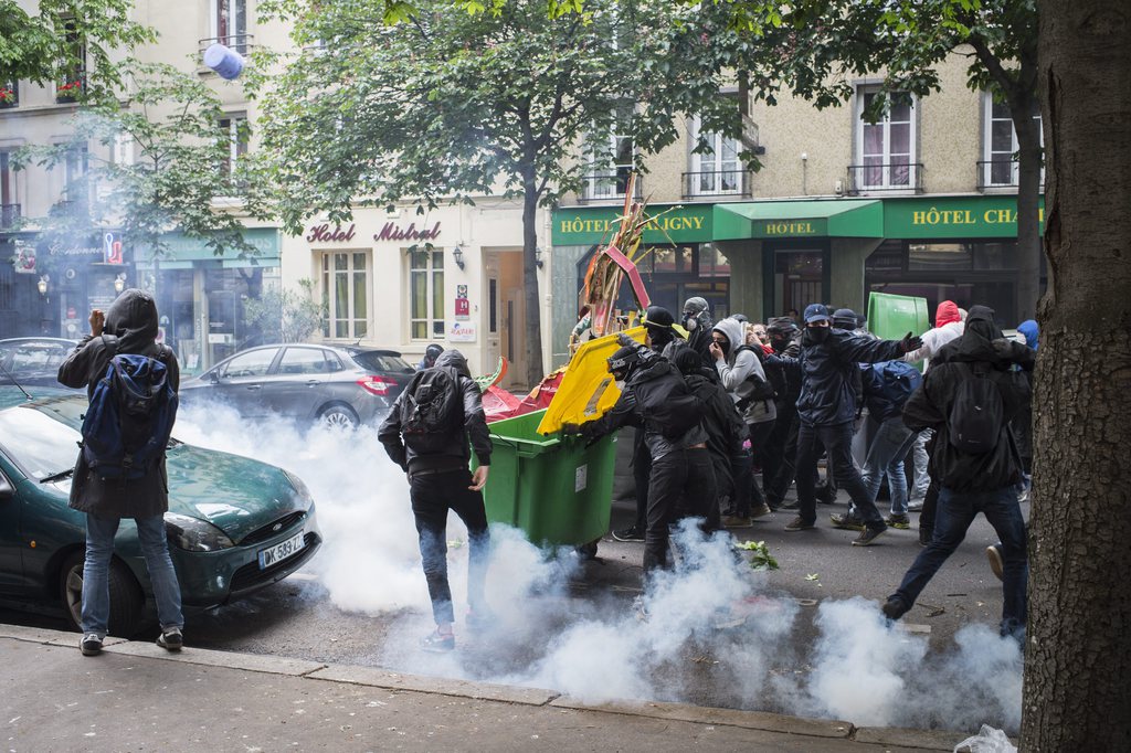 Des affrontements entre manifestants et forces de l'ordre ont eu lieu dans la capitale française.