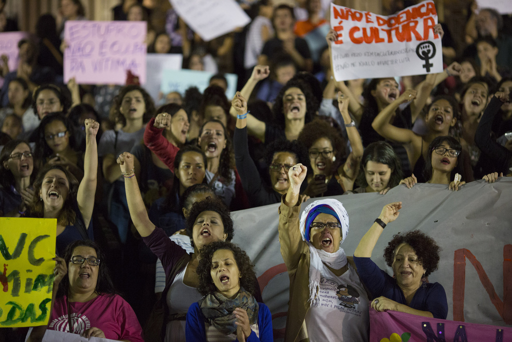 De nombreuses manifestations ont eu lieu depuis vendredi dans plusieurs villes du Brésil pour dénoncer le crime et les violences faites aux femmes.