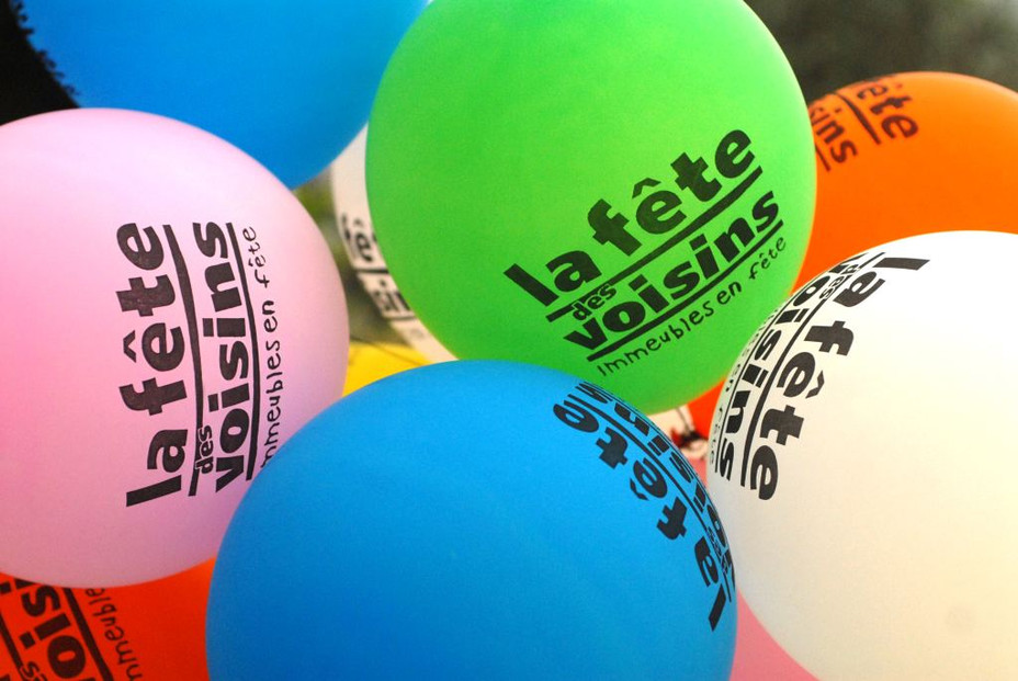 Des ballons sont notamment offerts pour indiquer que votre bâtiment participe à la Fête des voisins.