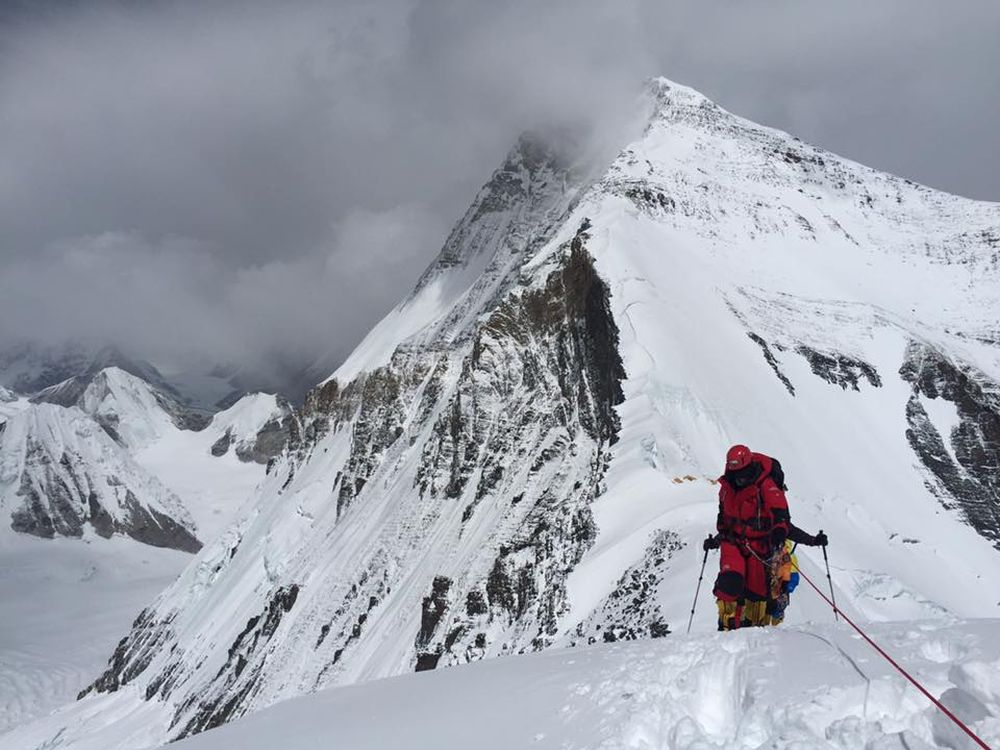 L'expédition de Tendi au Col Nord, à 7200 mètres, au matin du 16 mai.