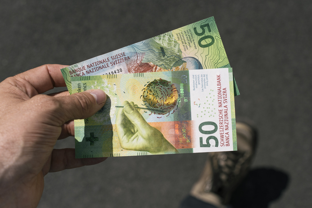 Le billet de 50 francs a facilement fait son entrée dans le quotidien des Suisses.