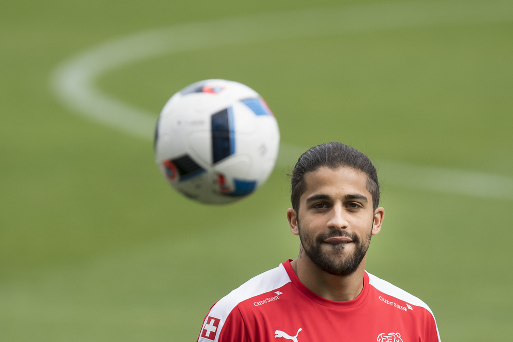 Ricardo Rodriguez tentera d'amener ses coéquipiers à la victoire contre la France dimanche. 