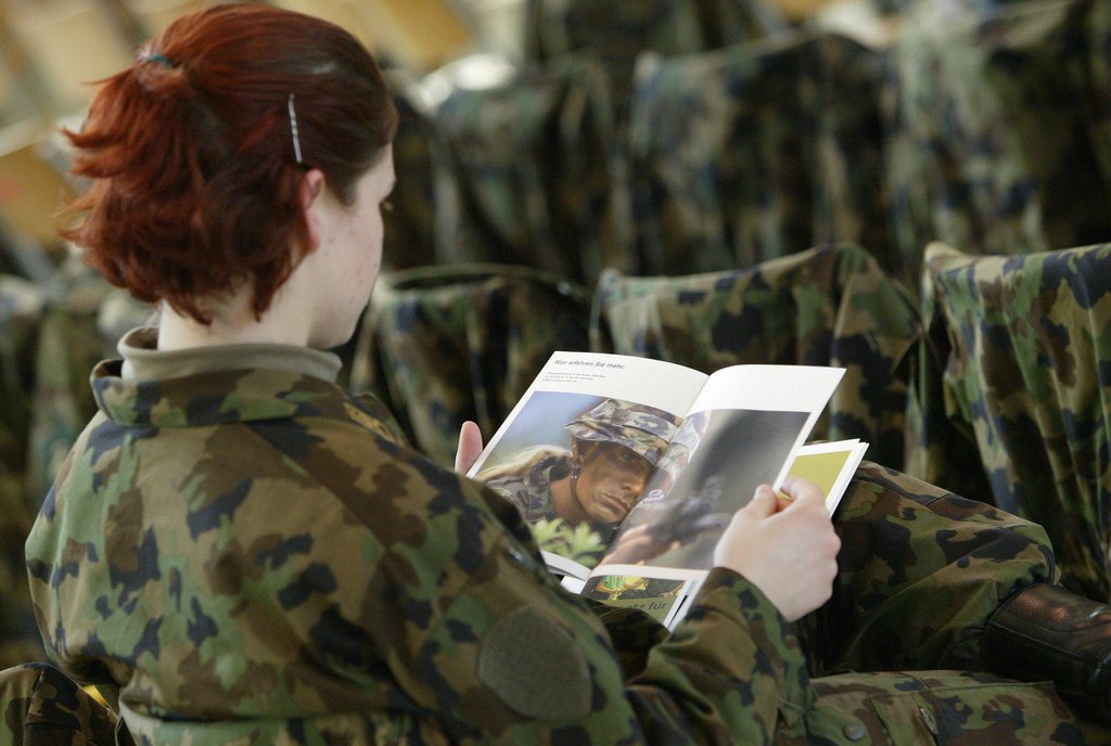 Les femmes pourraient être appelées comme les hommes à servir dans l'armée ou dans la protection civile.