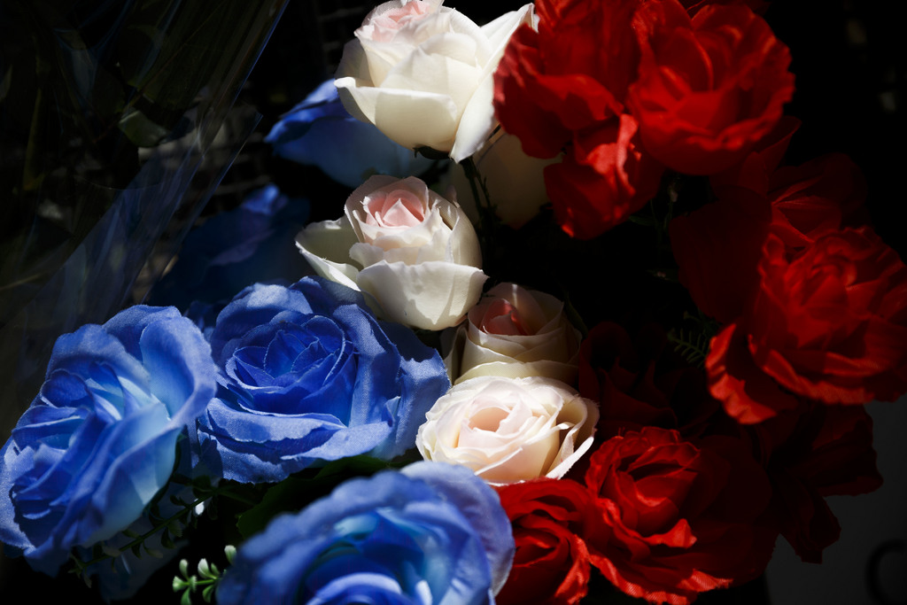 La France entame samedi trois jours de deuil national après l'attentat de Nice.