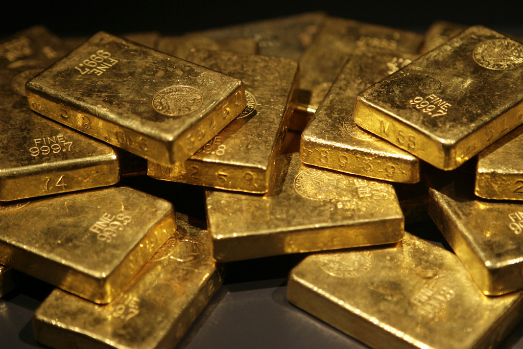 Gold bars are on display at the "Gold" exhibit in the American Museum of Natural History in New York, Wednesday, Nov. 8, 2006.  The exhibit, which contains about a ton of gold, opens to the public on Nov. 18, 2006. (AP Photo/Seth Wenig)