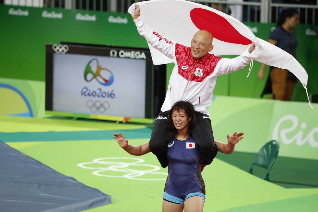 La lutteuse nippone a célébré son premier titre olympique à Rio.