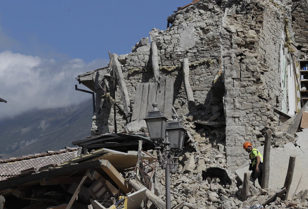 Plus de 260 personnes ont perdu la vie dans le séisme du sud de l'iItalie.