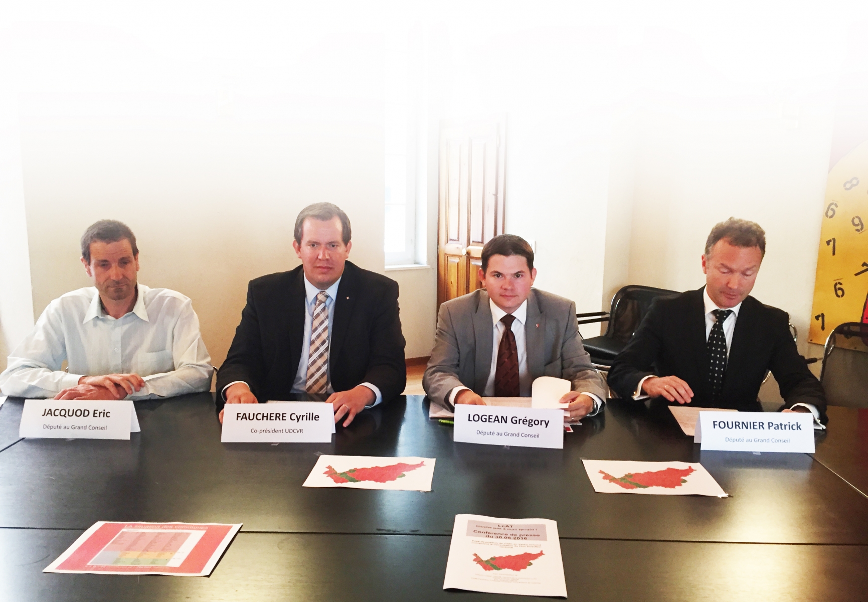 De gauche à droite: Eric Jacquod, Cyrille Fauchère, Grégory Logean et Patrick Fournier, remontés contre le projet de plan directeur cantonal.