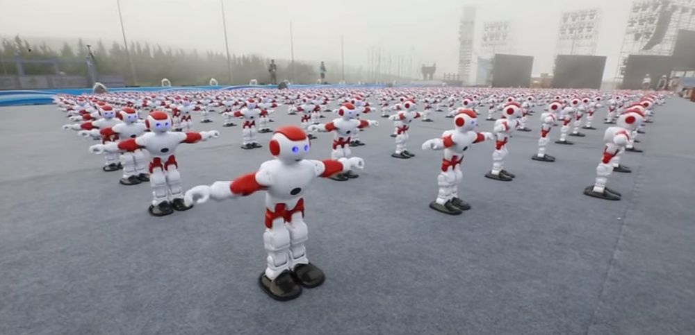 Plus de 1000 robots synchronisés, c'est un brin flippant tout de même!