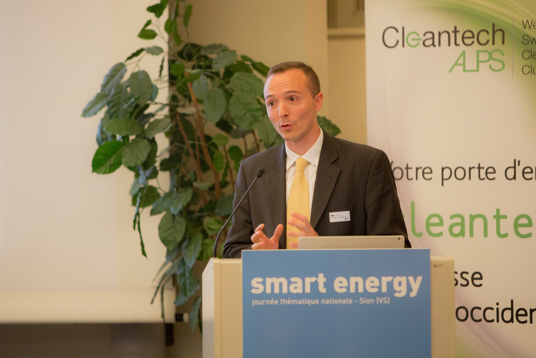 Orateur: Grégoire Leclercq, Observatoire de l'Uberisations

Smart Energy Organisé par la Fondation The Ark.

Aula François-Xavier Bangoud HES-SO Valais, Sion

Grégoire Leclercq. co-fondateur de l%u2019Observatoire de l%u2019Uberisation de Paris, de passage à Sion lors de la 6e journée Smart Energy. Smart Energy, Quels otentiels pour demain? Journée Thématique