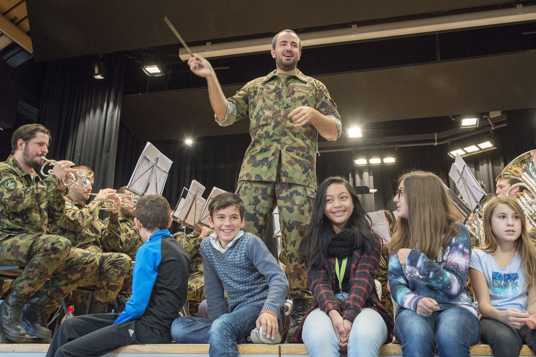 Sous la direction d'Olivier Vergères, la fanfare militaire FT Ouest a animé un atelier destiné aux enfants des écoles primaires. 