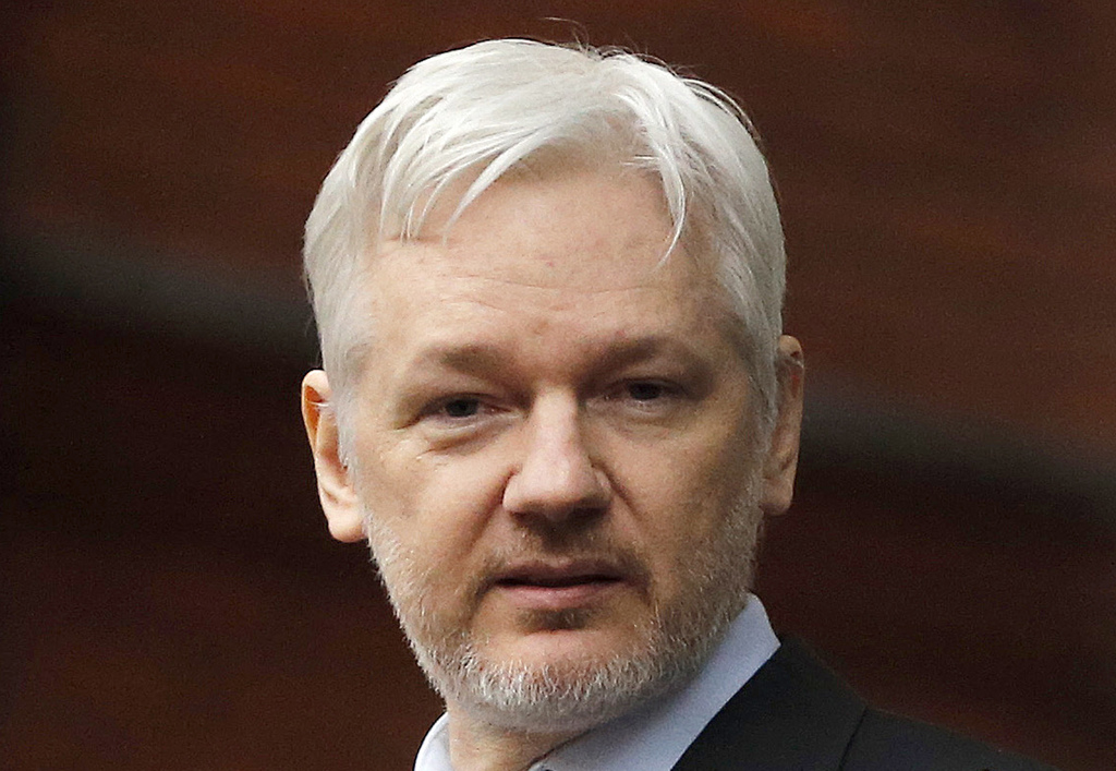 Julian Assange s'est retrouvé sans connexion internet suite à la publication de plusieurs discours prononcés par Hillary Clinton.