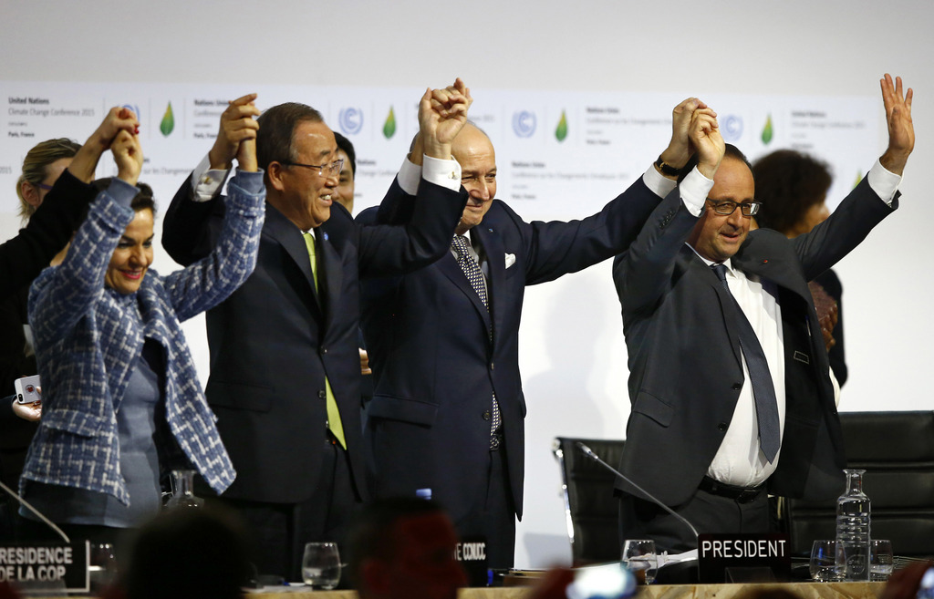Moment de joie entre les dirigeantes de la planète après avoir signé l'accord en décembre 2015.