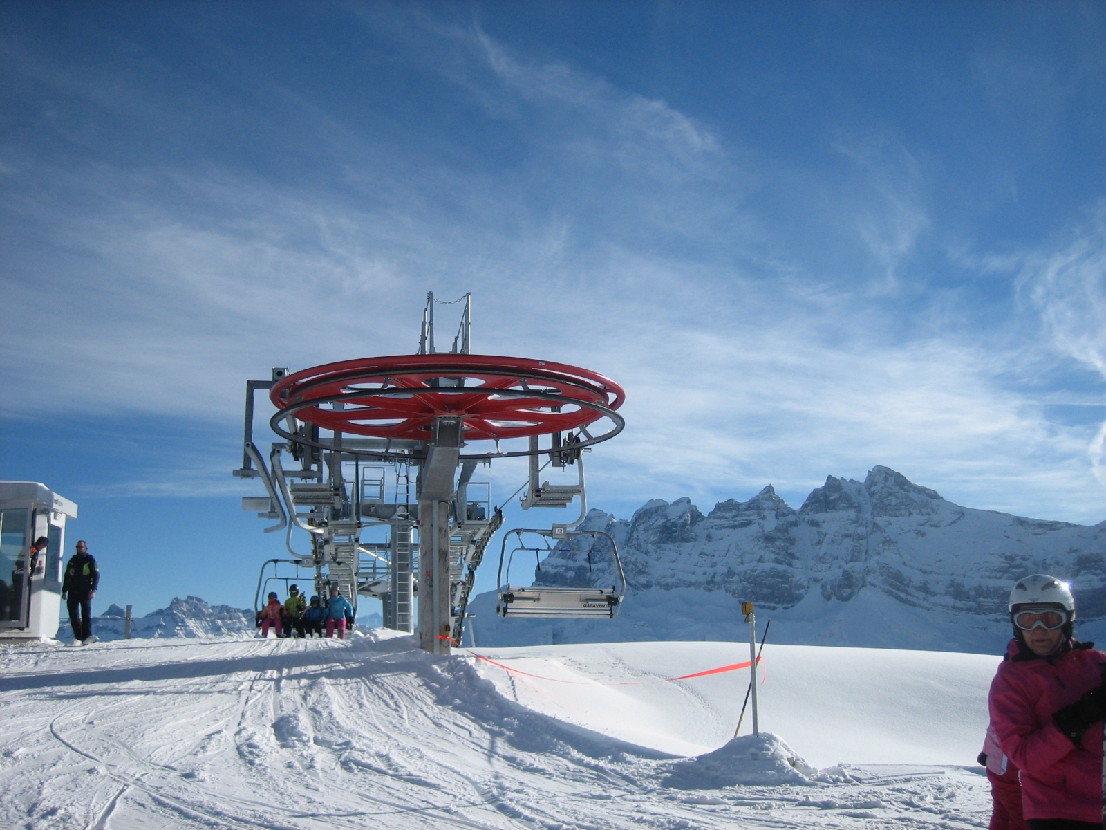 Le domaine skiable entre Champéry et le Corbeau (ici la Pointe de l'Au) bénéficie désormais d'un management commun.