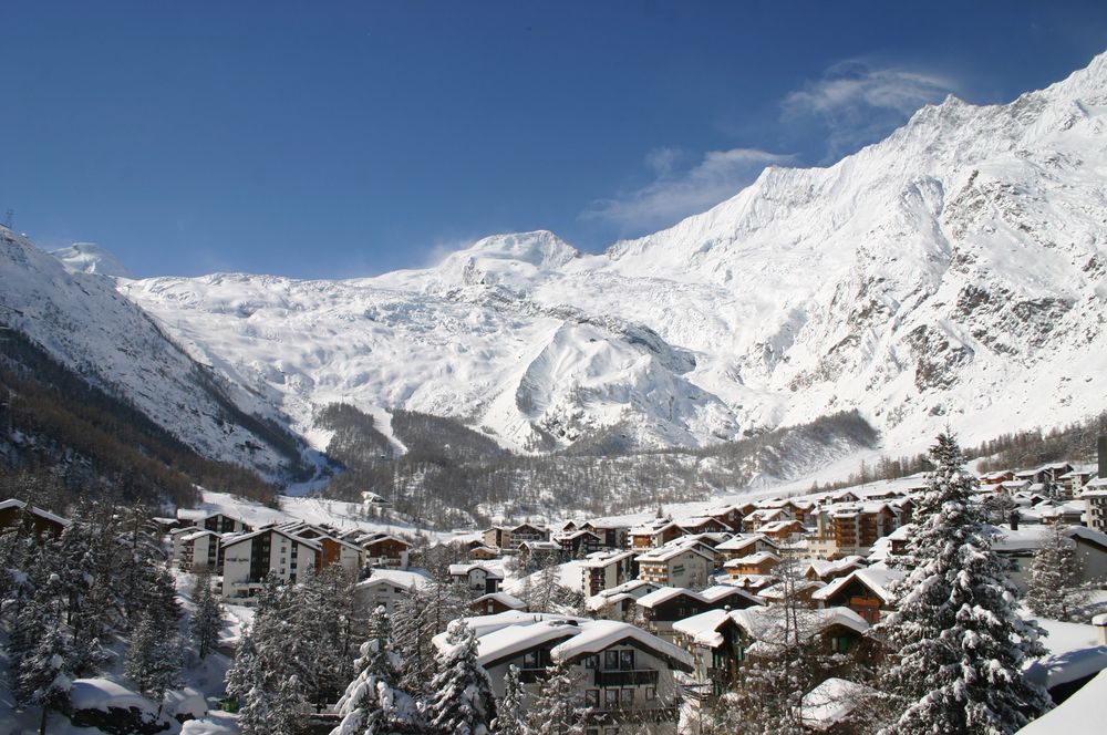A 222 francs l’abonnement de saison, Saas-Fee a fait réagir le monde du ski. 