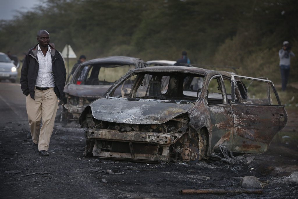 L'accident s'est produit à Karai, près de 100 km au nord-ouest de Nairobi, sur une route très fréquentée qui relie la capitale kényane et Nakuru dans la vallée du Rift.