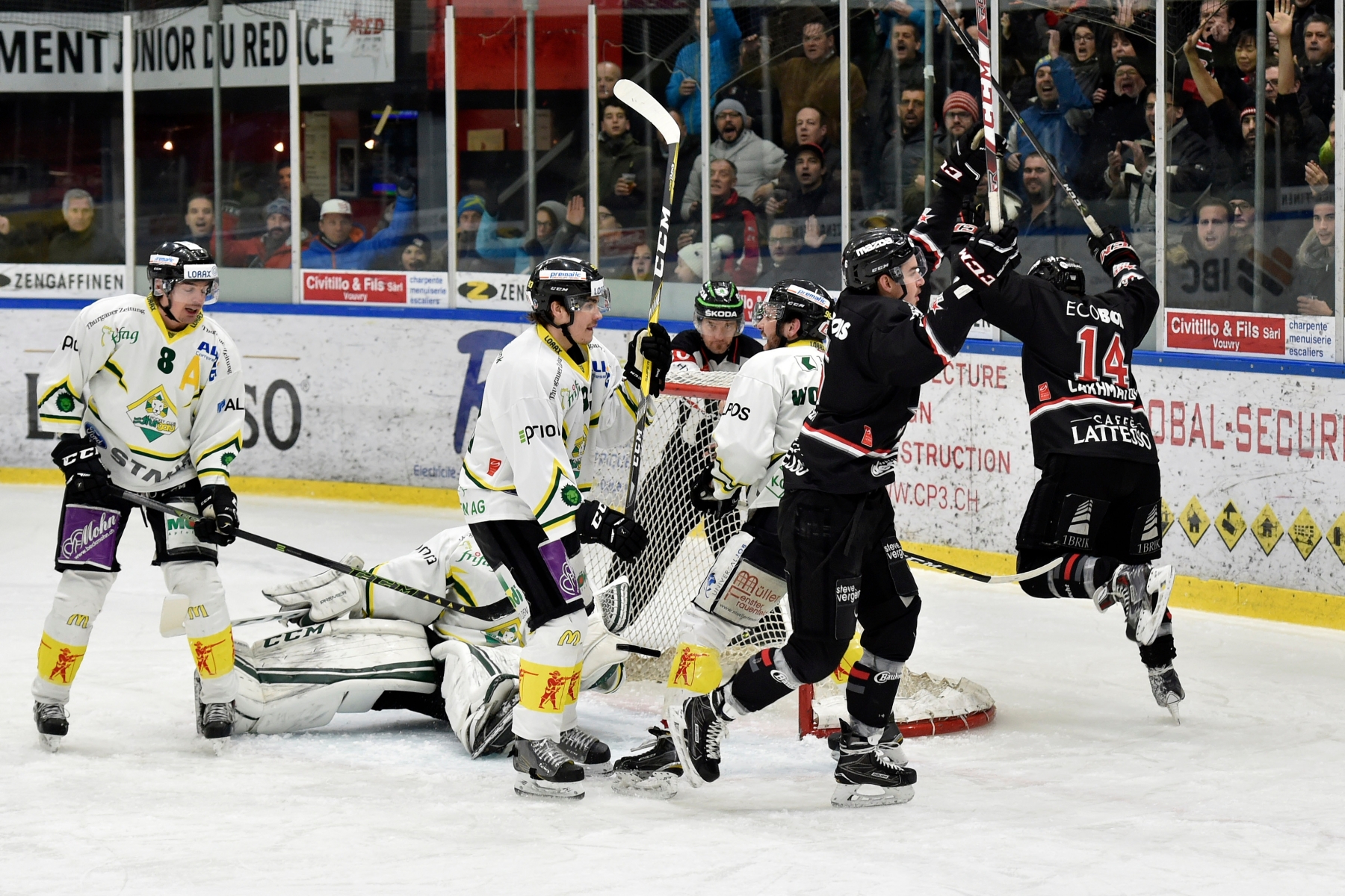Martigny - 23 décembre 2016 - Match de Hockey Red Ice contre HC Thurgovie. Brem Fabian a marqué. (Le Nouvelliste/ Héloïse MARET)