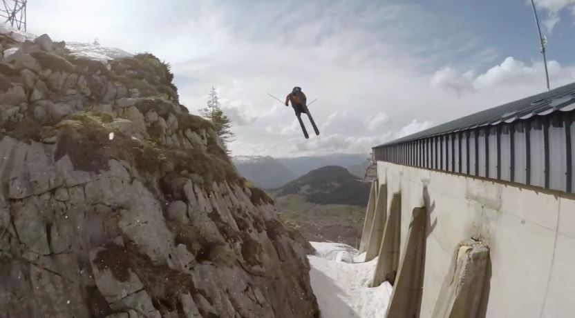 Le skieur français Candide Thovex s'envole toujours plus haut.