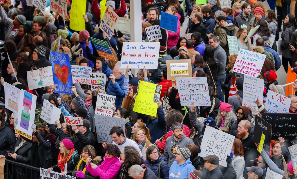 La protestation est vive dans les aéroports américains. 