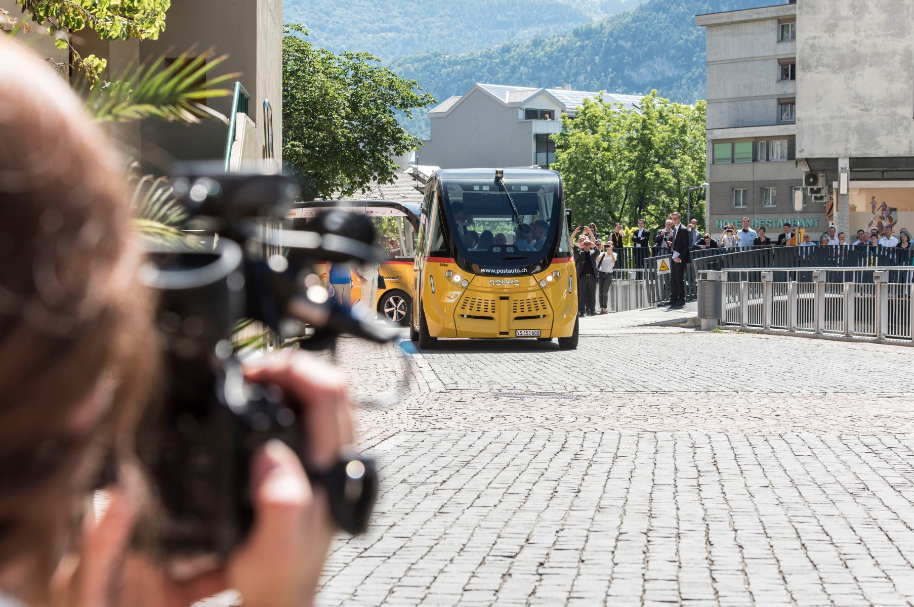 Sion, le 23.06.2016



Conference de presse et inauguration officielle des Smart Shuttle, nouvelles navettes autonomes que Car Postal met en test public dans la Ville de Sion jusqu'en octobre 2017.



Christian Hofmann/Le Nouvelliste