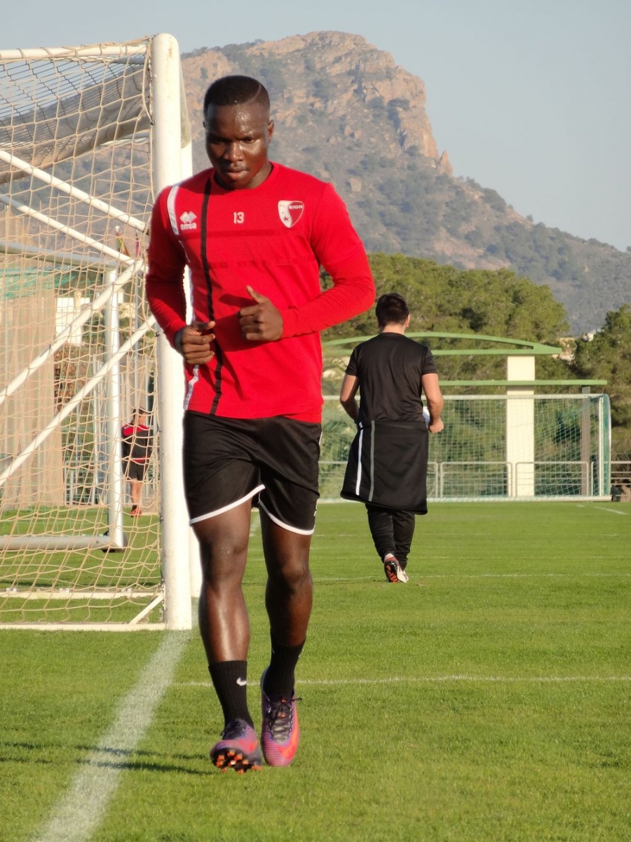 Chadrac Akolo s'entraîne en solitaire durant la première séance de travail du FC Sion à La Manga. 
