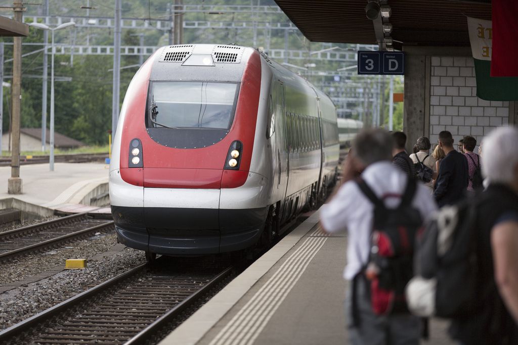 Les trains ICN au départ de Genève et Lausanne à destination de Zurich et St-Gall sont supprimés.