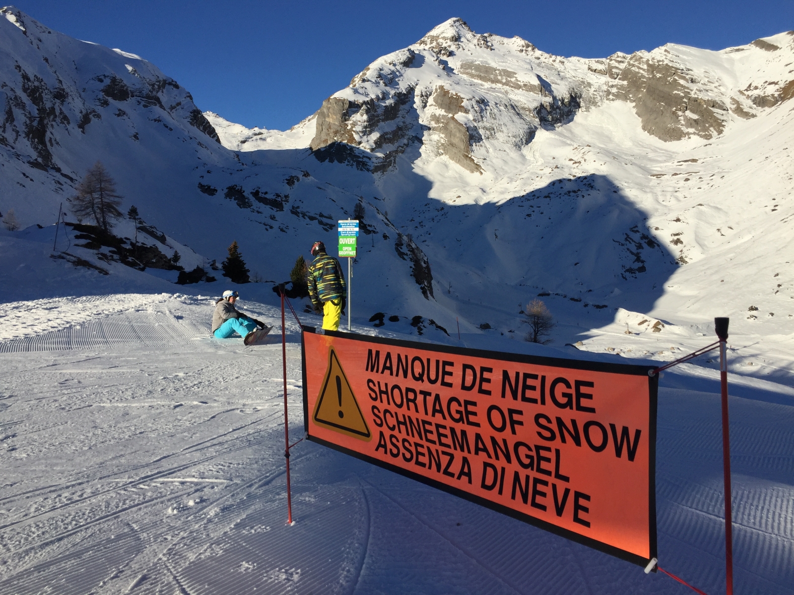 L'absence de neige peut bien vite provoquer de fâcheux accidents, alors soyez prudents!