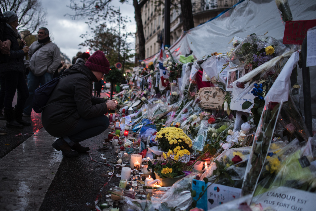 Les attentats ont fait 130 morts et 413 blessés le 13 novembre 2015 à Paris. De nombreuses victimes assistaient à un concert au Bataclan.