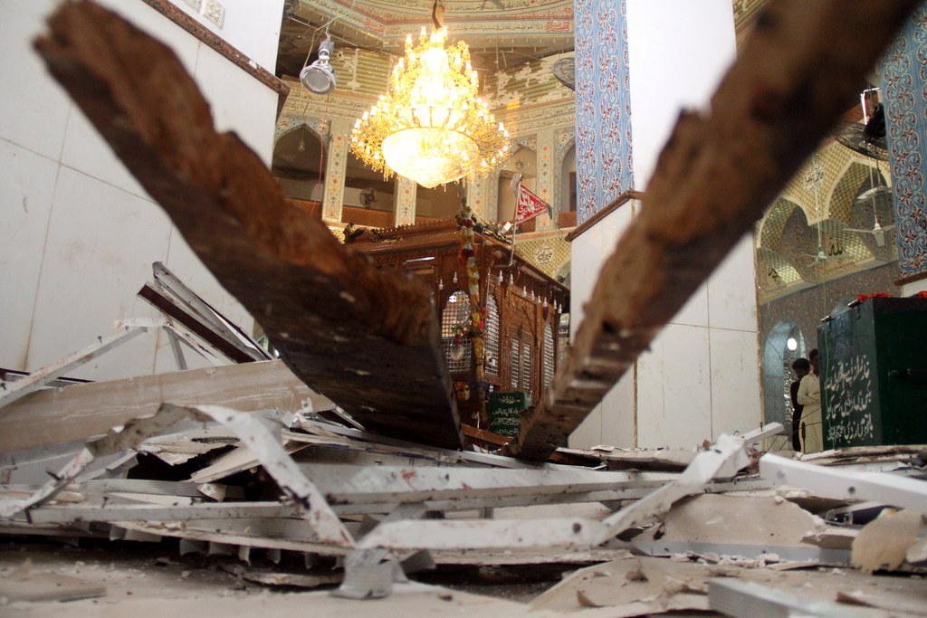 Le temple était bondé en ce jeudi soir, considéré comme un jour sacré pour la prière par la communauté soufi.