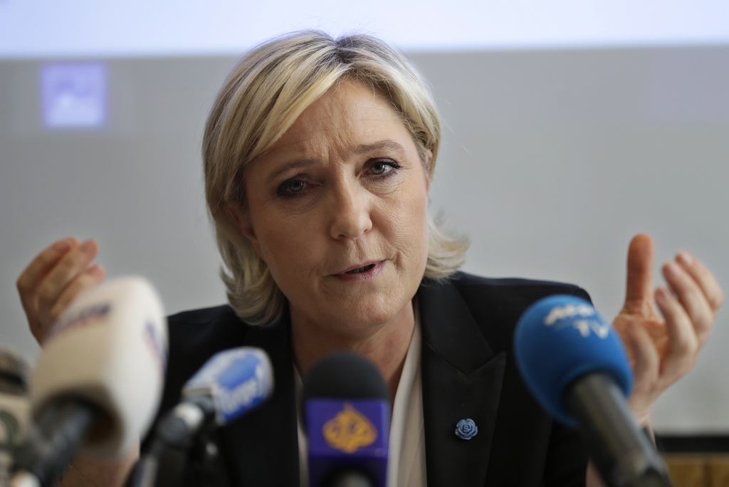 Marine Le Pen invoque son immunité de députée européenne.