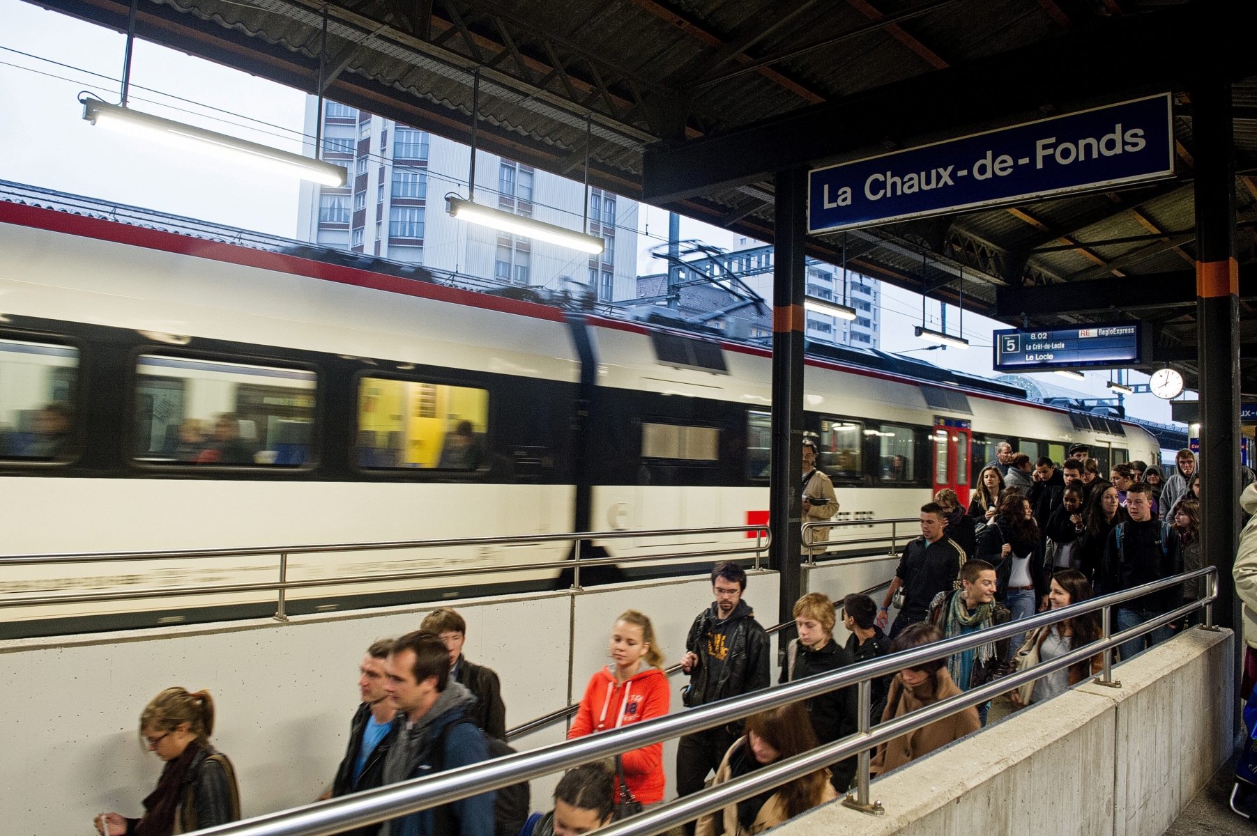 le RER Transrun vient d'etre refuse par la population.
reactions dans le train entre neuchatel et la chaux-de-fonds

Gare la Chaux-de-Fonds, 24 09 2012
Photo David Marchon LA CHAUX-DE-FONDS