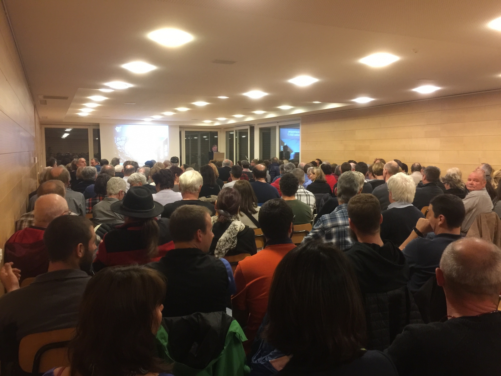 Salle comble pour l'Assemblée primaire de Vex jeudi soir. 