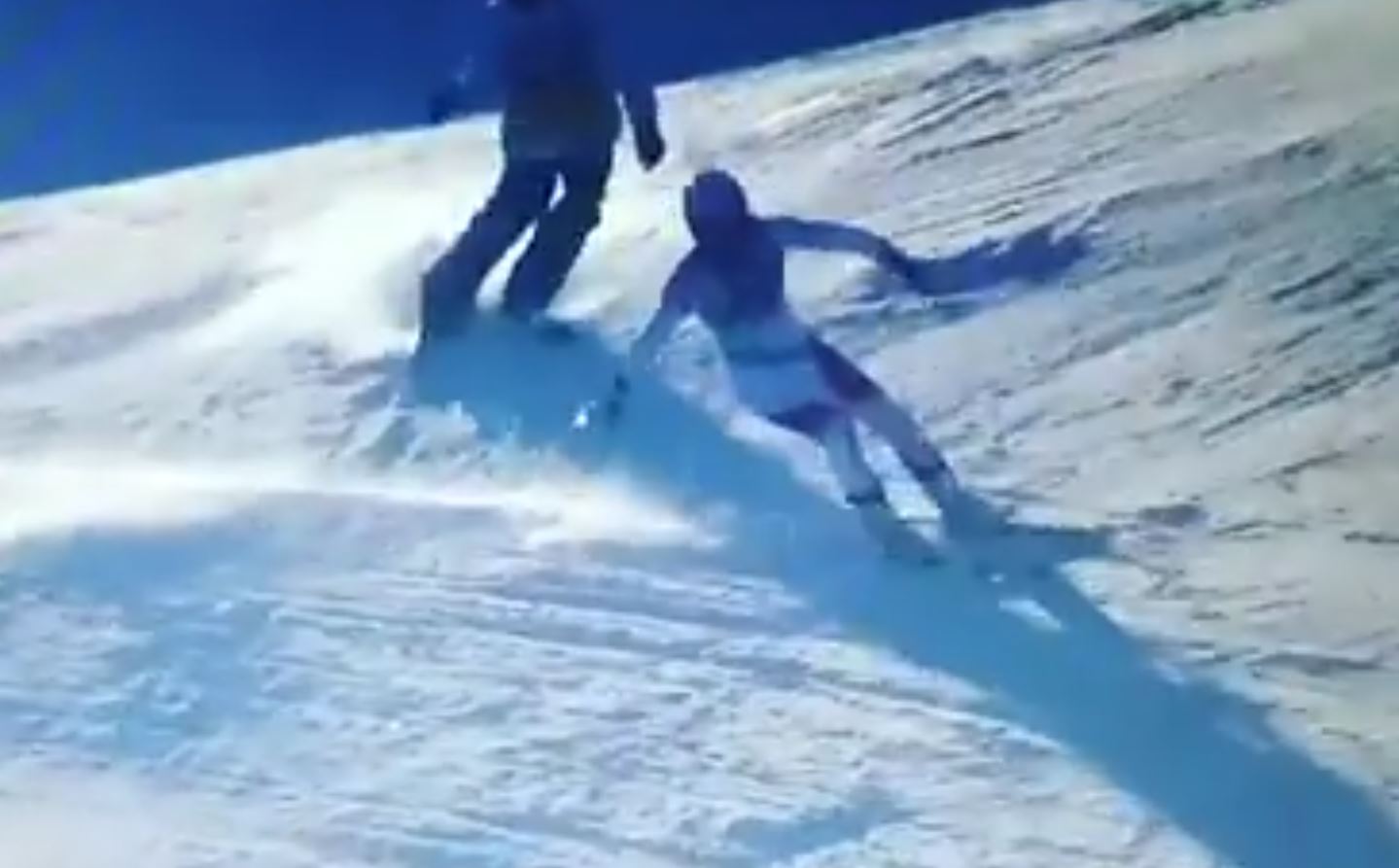 Carlo Janka vient d'éviter une collision avec un skieur qui n'avait rien à faire là.