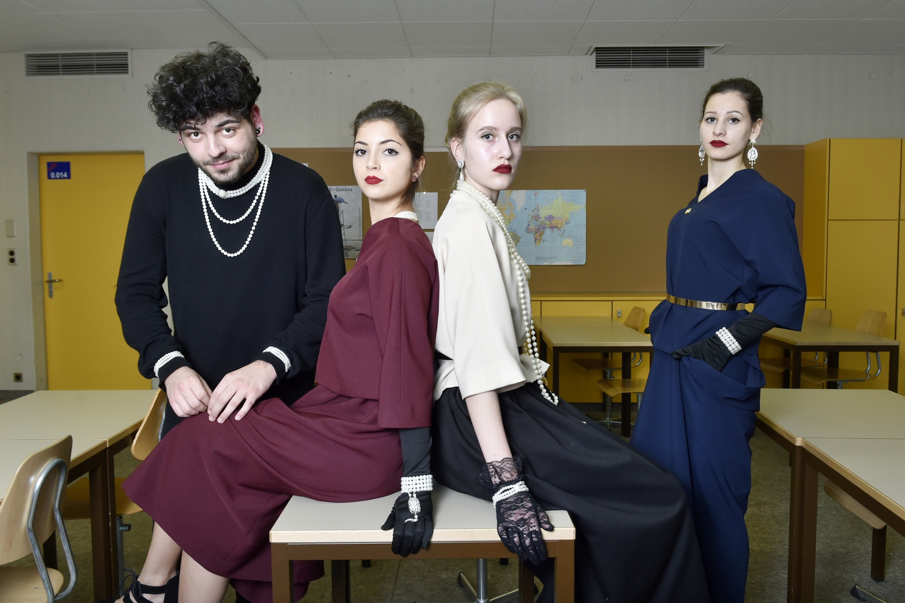 Walter Sousa et trois de ses modèles portés par Sandra Moreno, Lamija Ramic et Jovana Savic. 