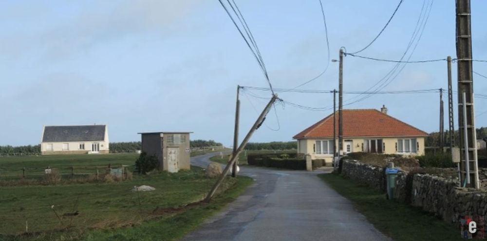 Au moment le plus critique lundi soir, plus de 600'000 foyers ont été privés d'électricité par cette tempête qui a causé la mort de deux automobilistes.