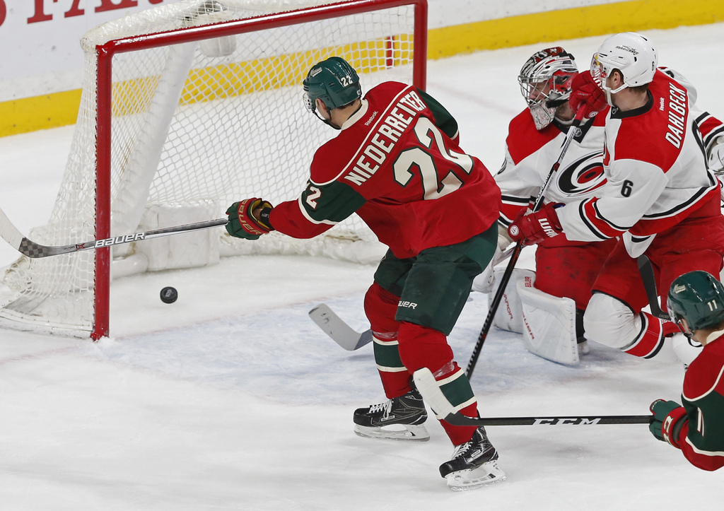 Nino Niederreiter a été le grand homme de cette soirée de NHL.