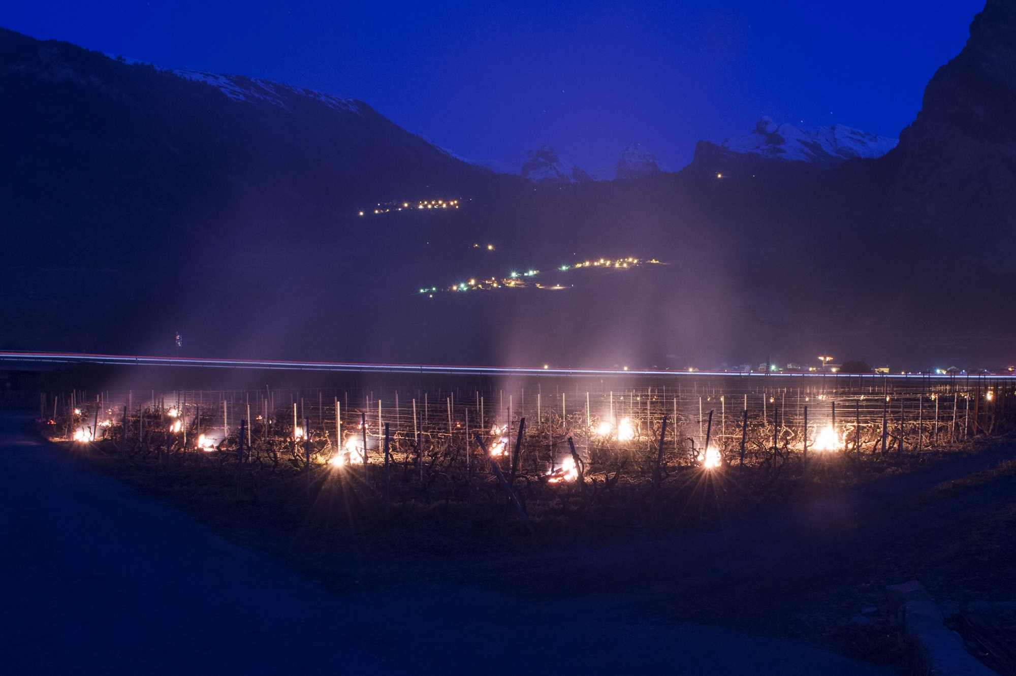 Le Valais s'est illuminé pour combattre le gel.