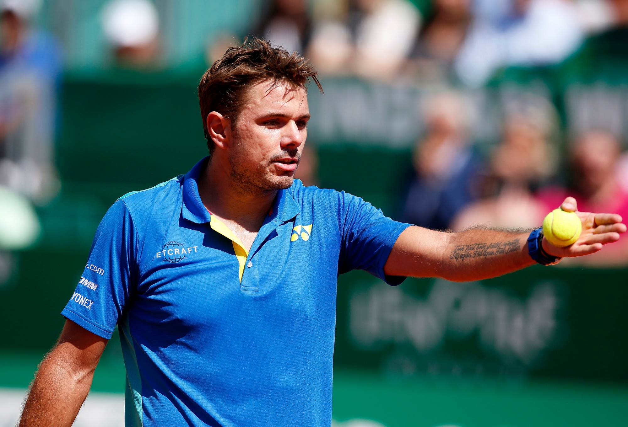 epa05914727 Stan Wawrinka of Switzerland reacts during his second round match against Jiri Vesely of the Czech Republic at the Monte-Carlo Rolex Masters tournament in Roquebrune Cap Martin, France, 19 April 2017.  EPA/SEBASTIEN NOGIER FRANCE TENNIS MONTE CARLO MASTERS