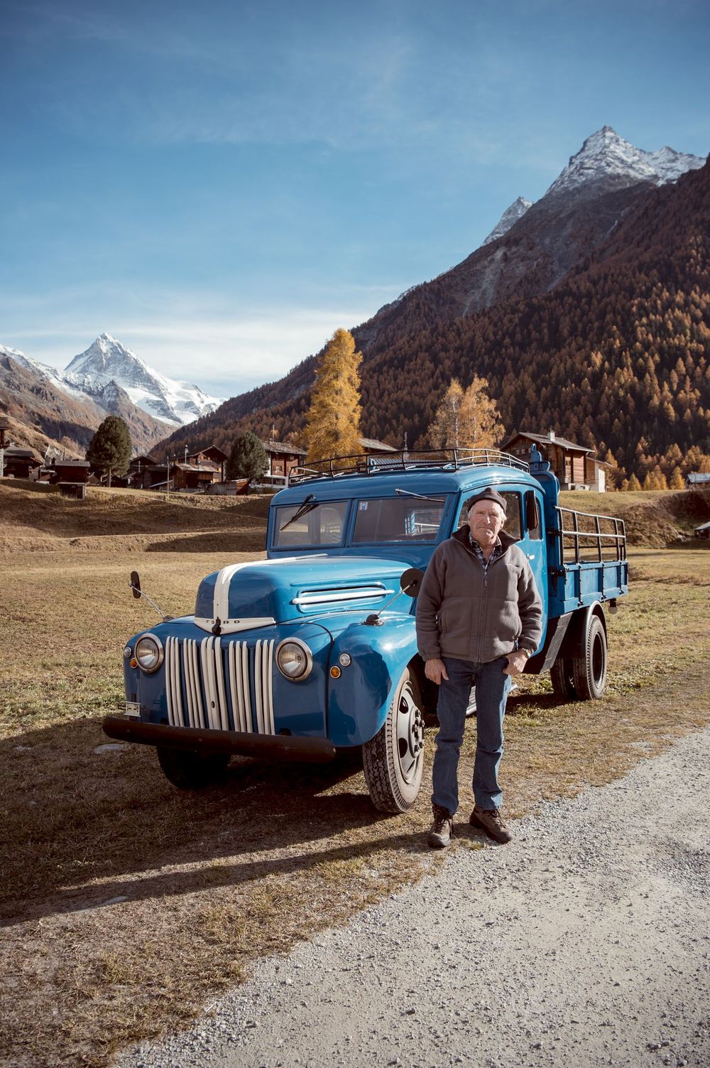 René Dussez, machiniste à la retraite aux Haudères, est né en 1946. Comme la majorité des habitants des Haudères et d’Evolène, la famille de sa mère possédait des vignes sur Molignon, Champlan et Saint-Léonard.