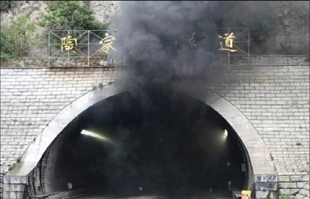 L'accident a eu lieu dans un tunnel.