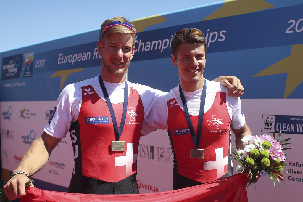 Barnabe Delarze et Roman Roeoesli remportent le bronze du double scull. 